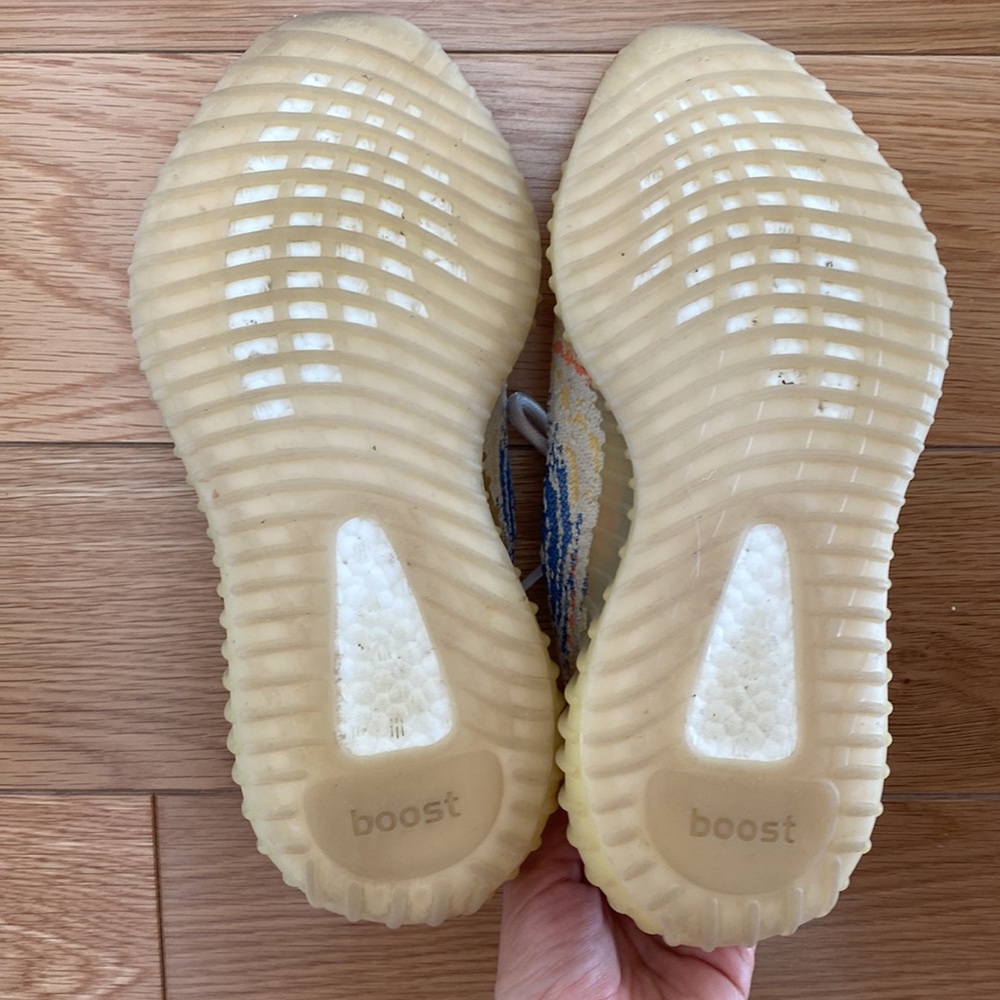 Yeezys sneakers size 6 mens , about 7.5 womens. Worn twice - Picture 3 of 5